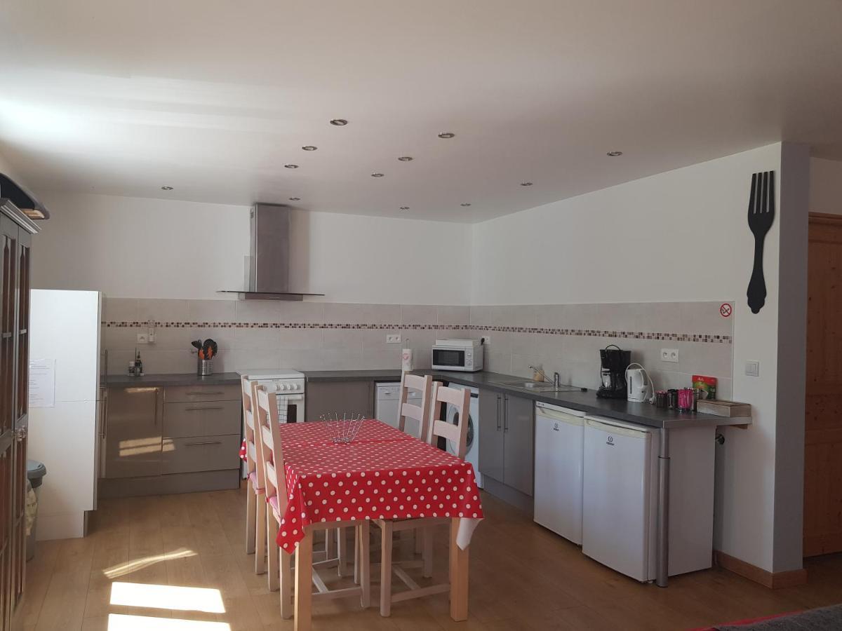 Les Trois Lions Apartment Foix Bagian luar foto